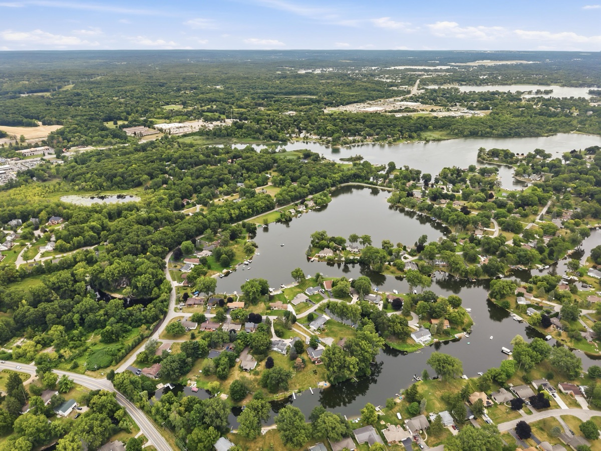 Aerial photo 13 — 701 Artdale Dr, White Lake, MI