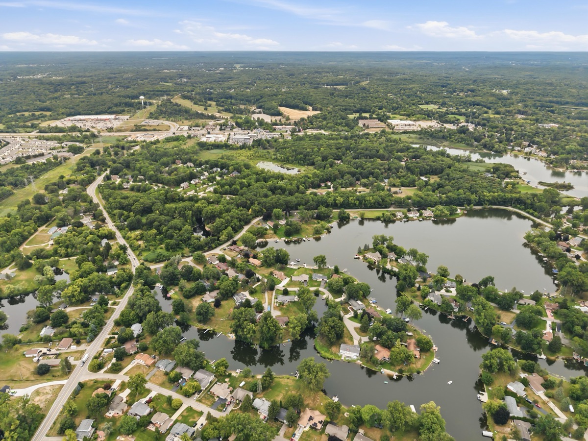 Aerial photo 14 — 701 Artdale Dr, White Lake, MI