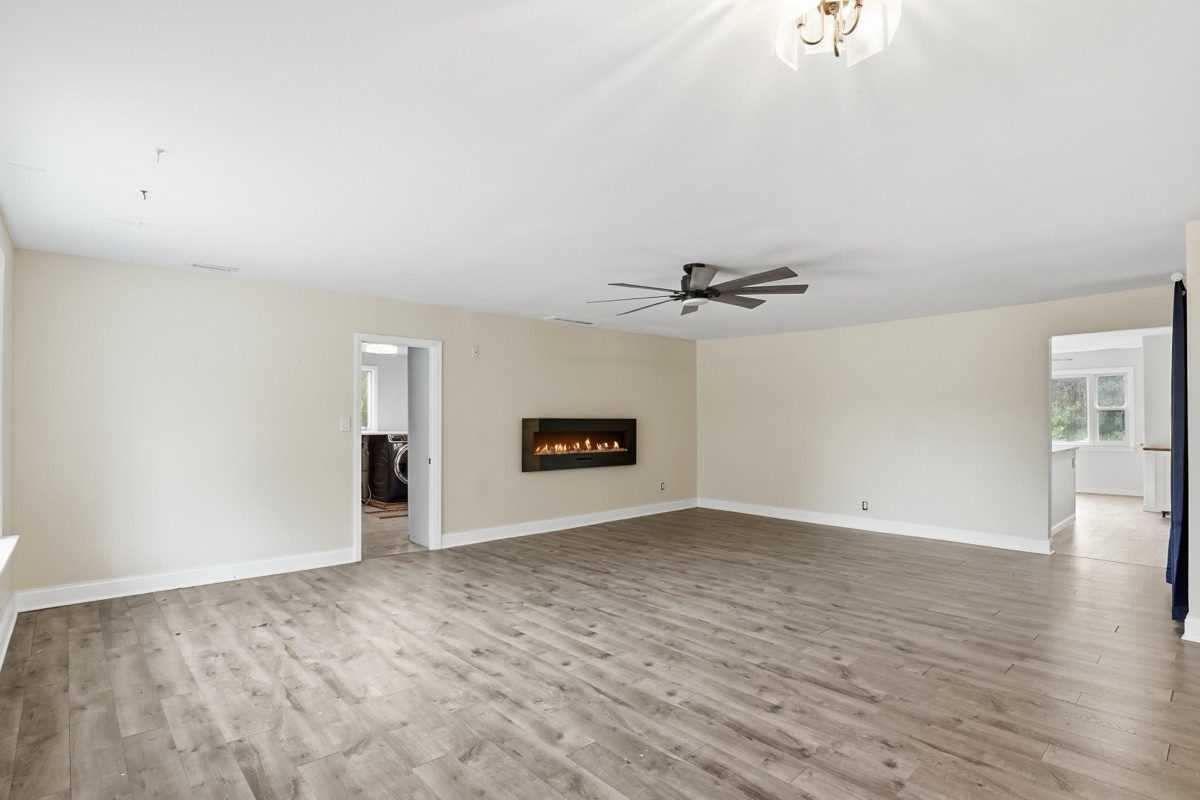 Listing photo 10 — 701 Artdale Dr, White Lake, MI
