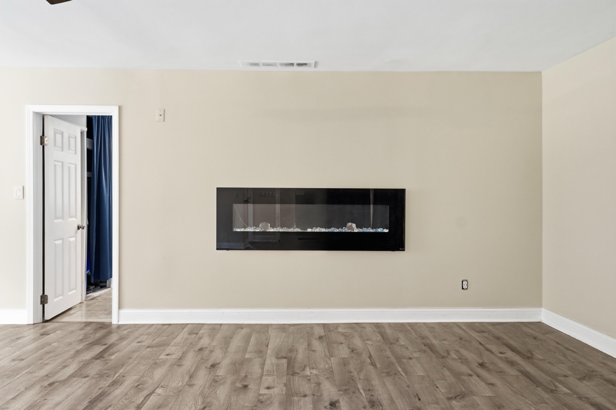 Listing photo 16 — 701 Artdale Dr, White Lake, MI