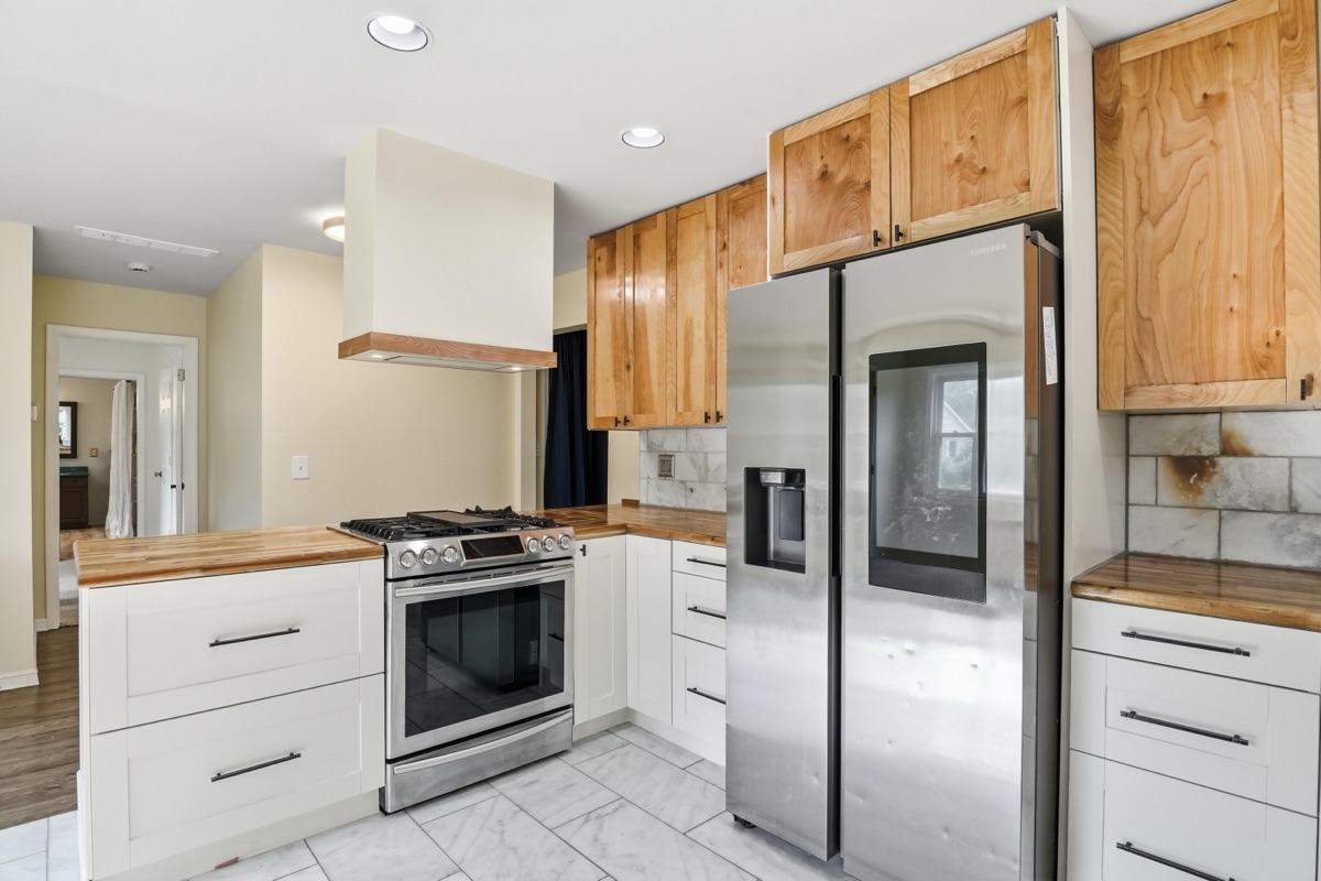 Listing photo 20 — 701 Artdale Dr, White Lake, MI