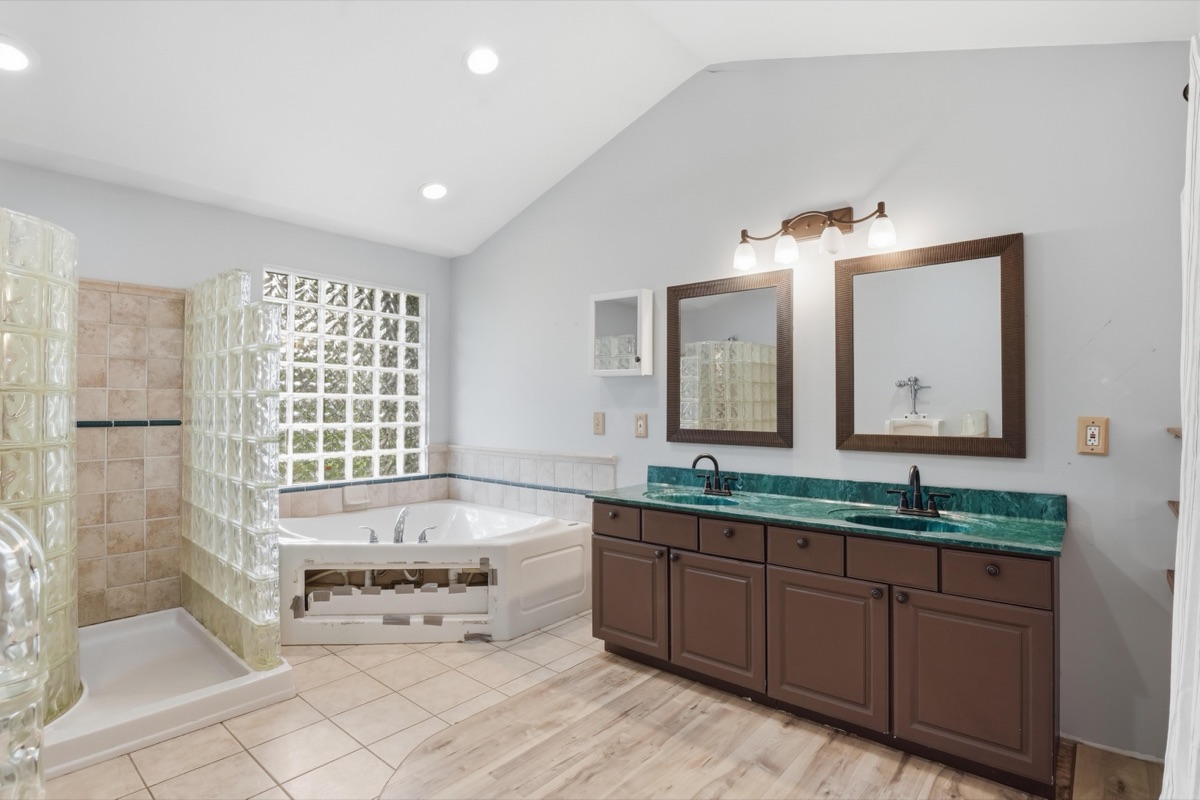 Listing photo 39 — 701 Artdale Dr, White Lake, MI