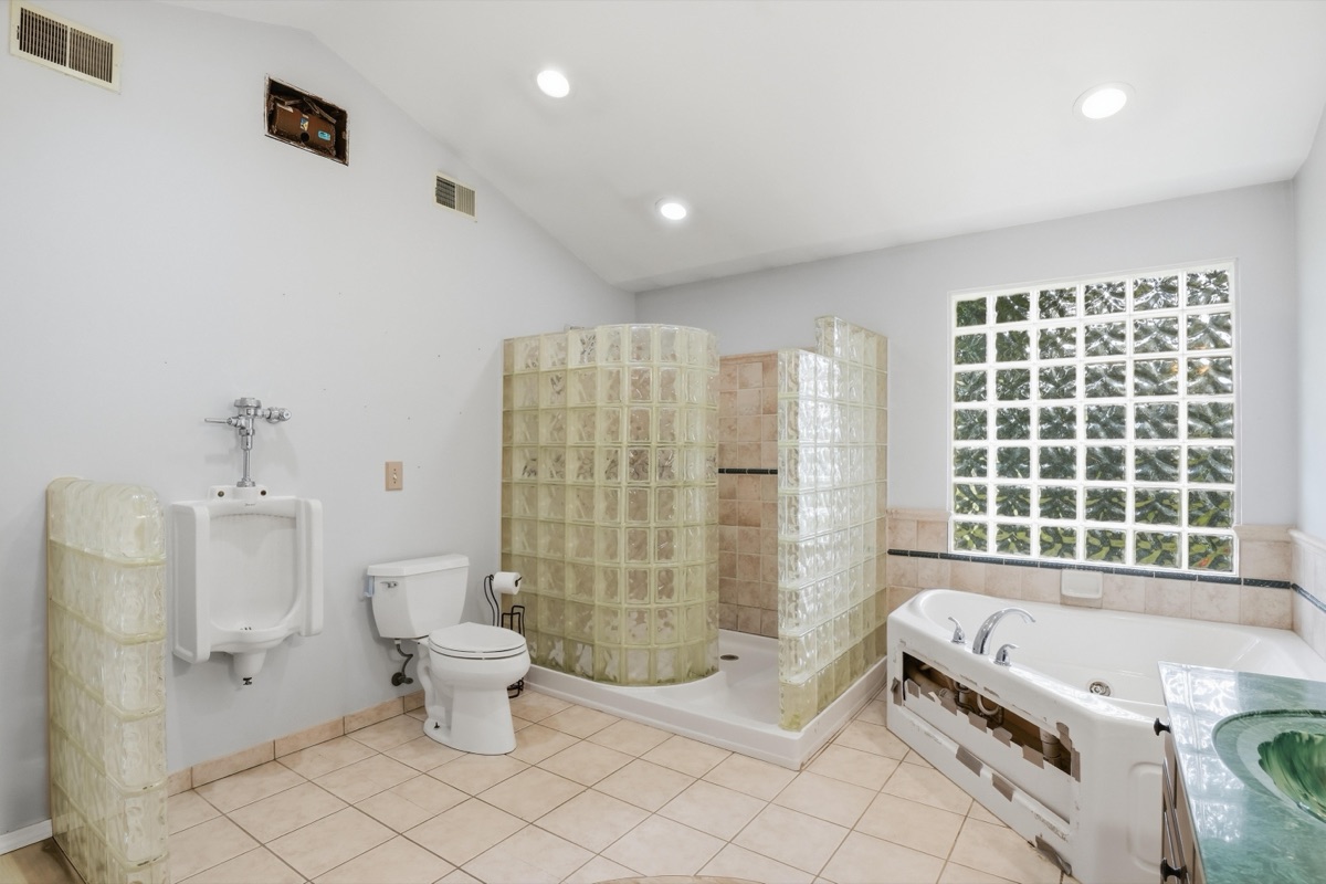 Listing photo 42 — 701 Artdale Dr, White Lake, MI