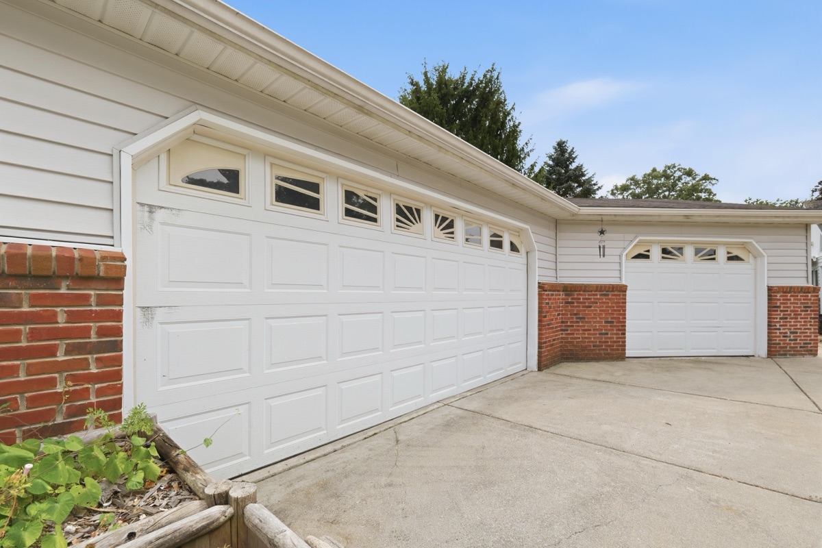 Listing photo 57 — 701 Artdale Dr, White Lake, MI