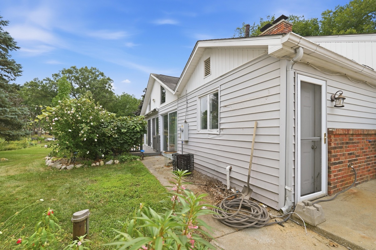 Listing photo 59 — 701 Artdale Dr, White Lake, MI