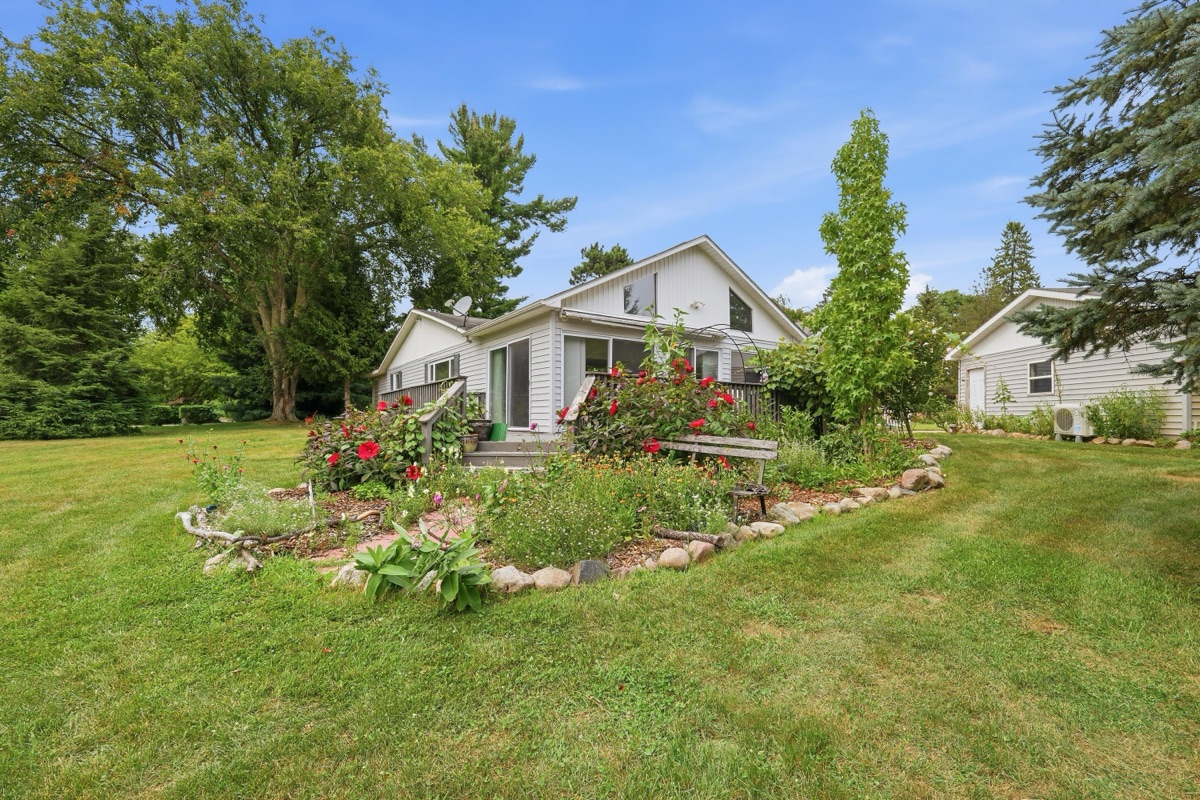 Listing photo 69 — 701 Artdale Dr, White Lake, MI