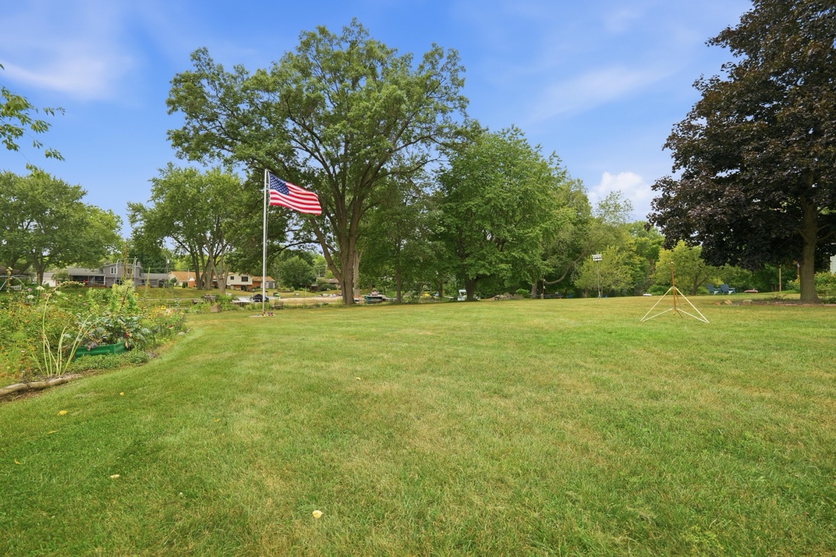 Listing photo 71 — 701 Artdale Dr, White Lake, MI