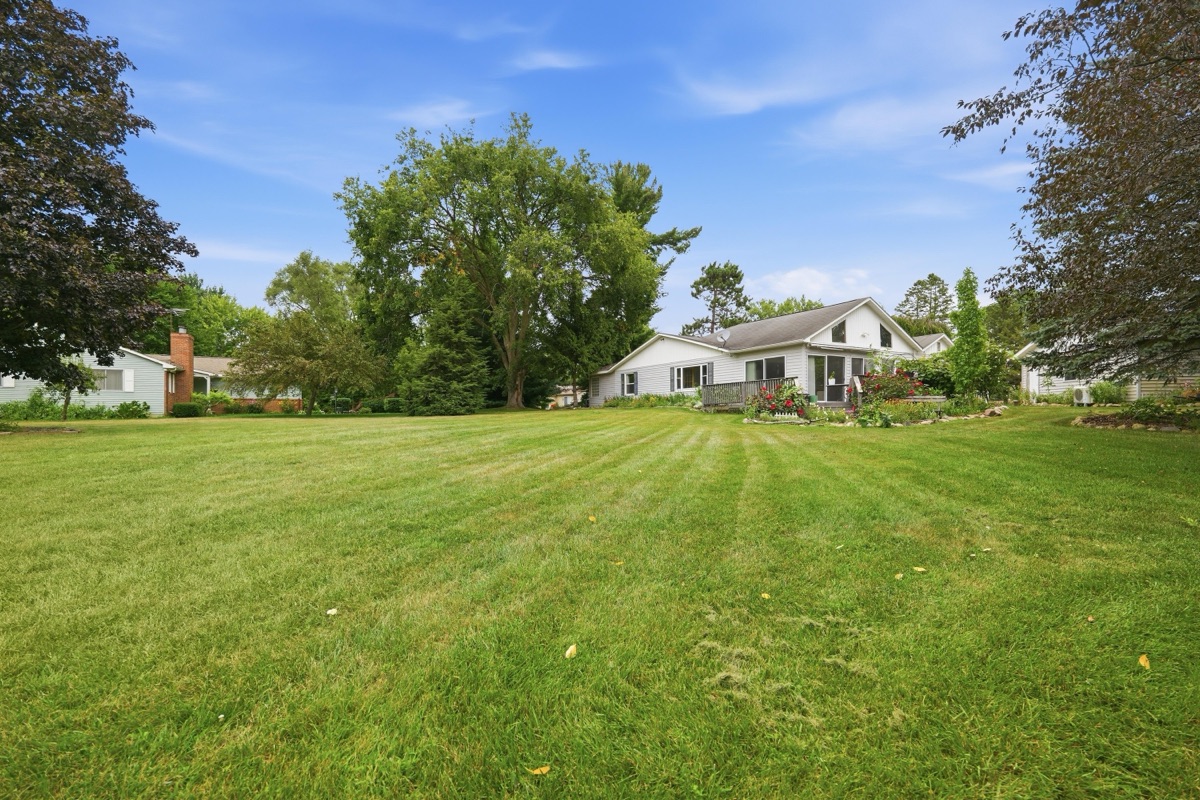 Listing photo 73 — 701 Artdale Dr, White Lake, MI