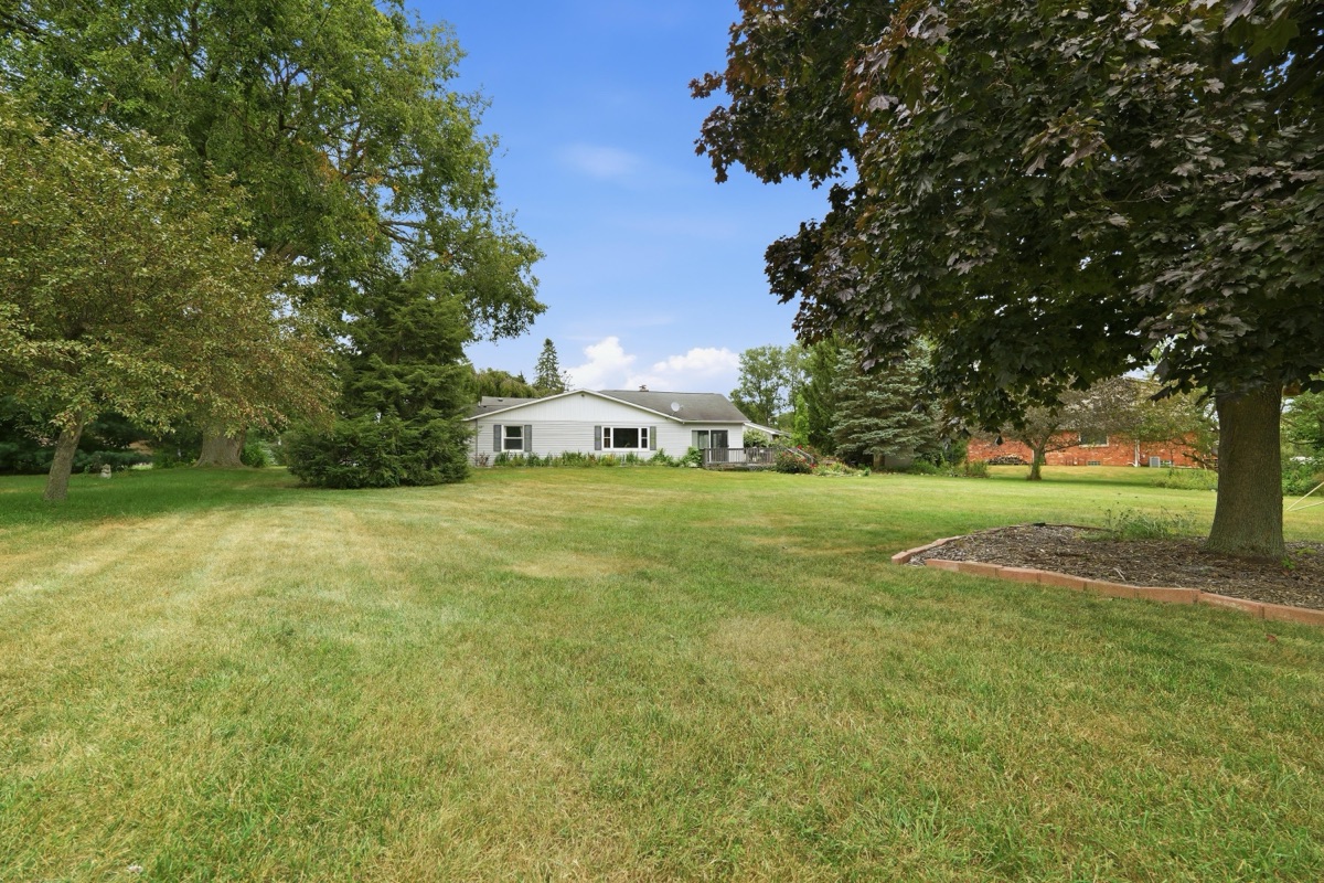 Listing photo 93 — 701 Artdale Dr, White Lake, MI