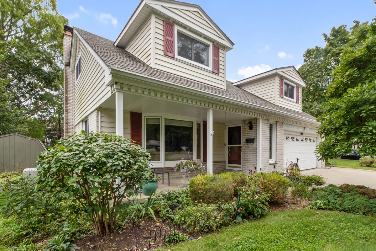 Listing photo 2 — Ann Arbor, MI