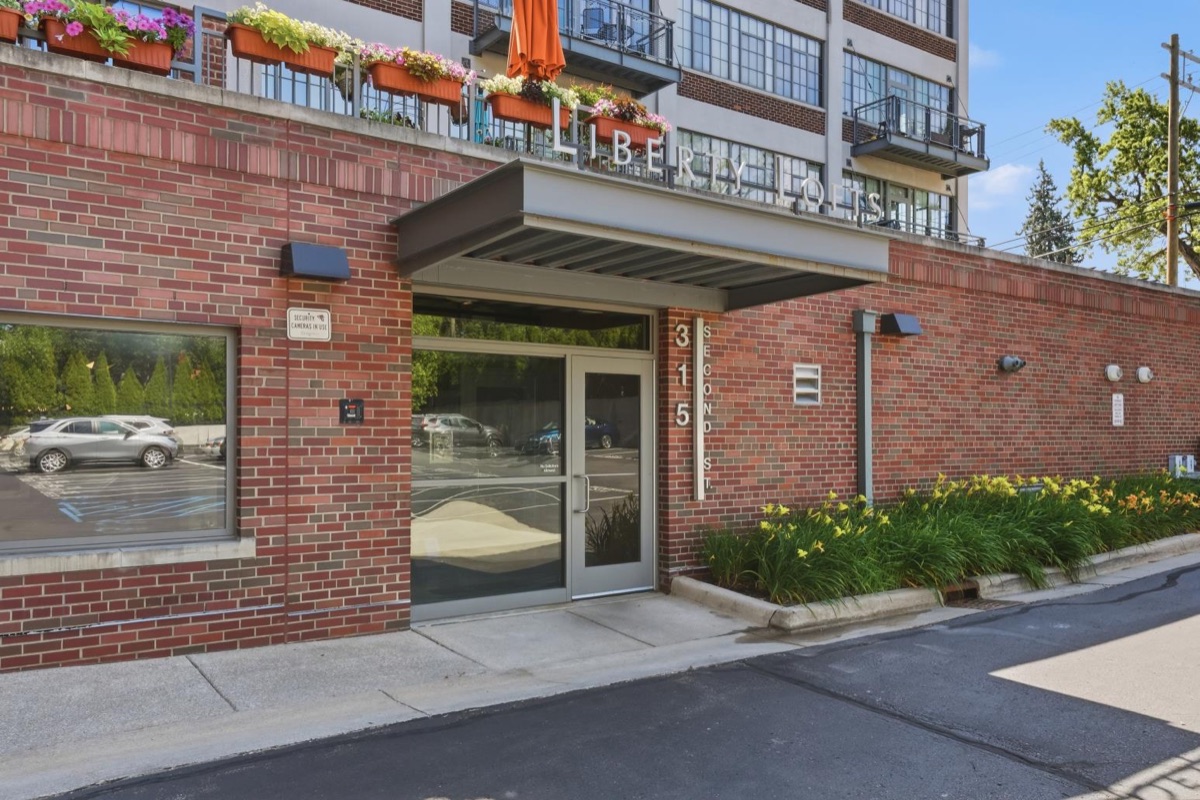 Listing photo 4 — Ann Arbor, MI