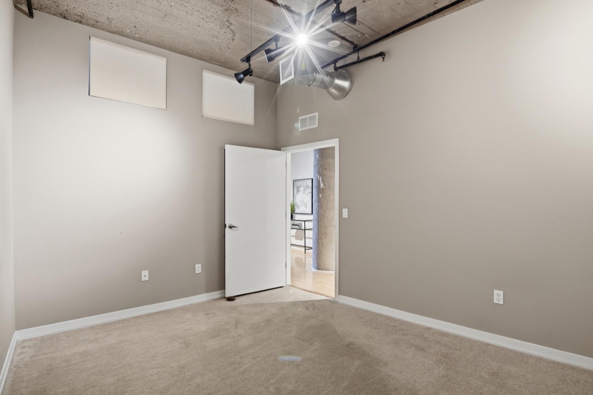 Listing photo 10 — Ann Arbor, MI