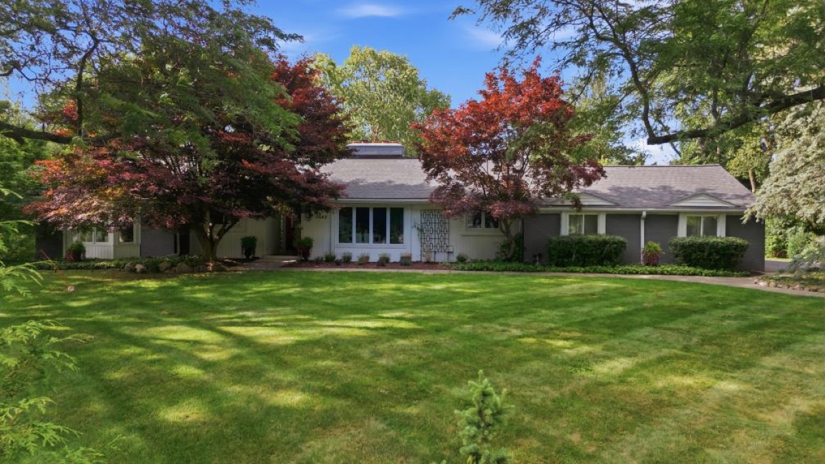Listing photo 2 — Bloomfield Township, MI