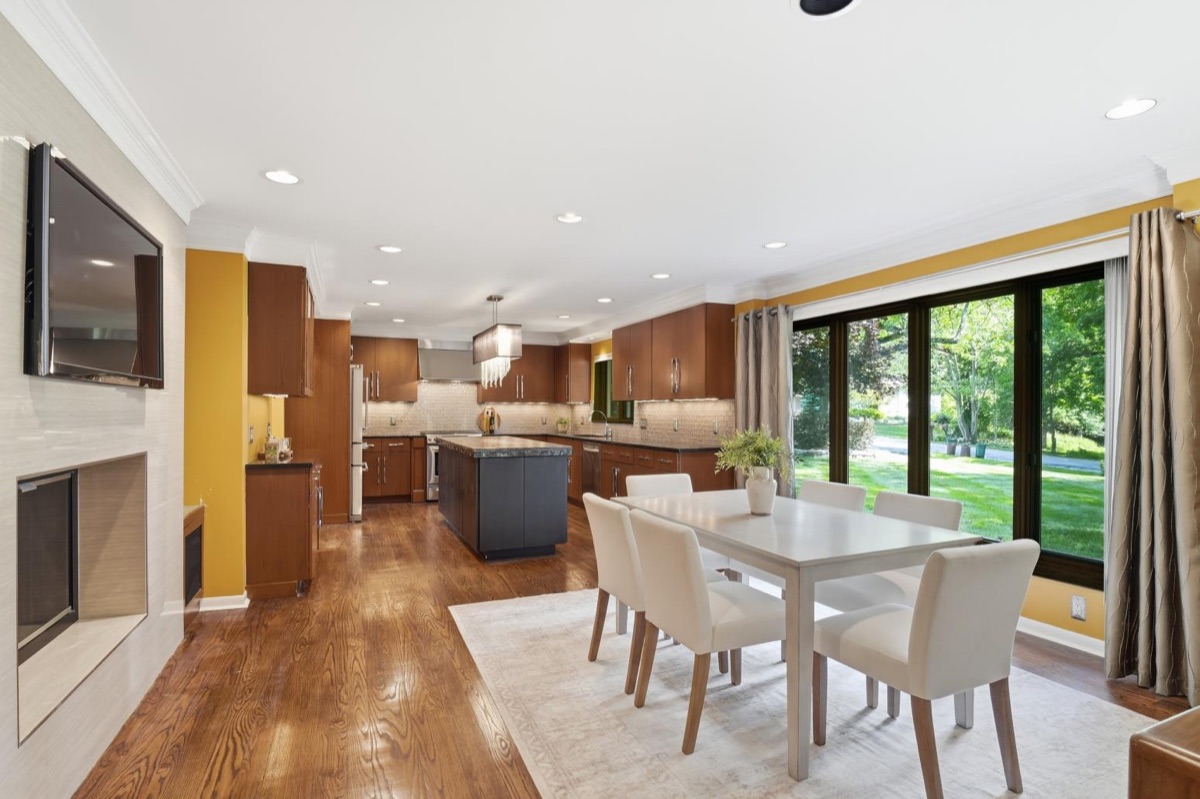 Listing photo 8 — Bloomfield Township, MI