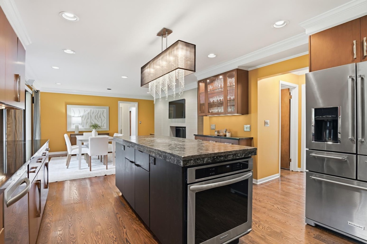 Listing photo 15 — Bloomfield Township, MI