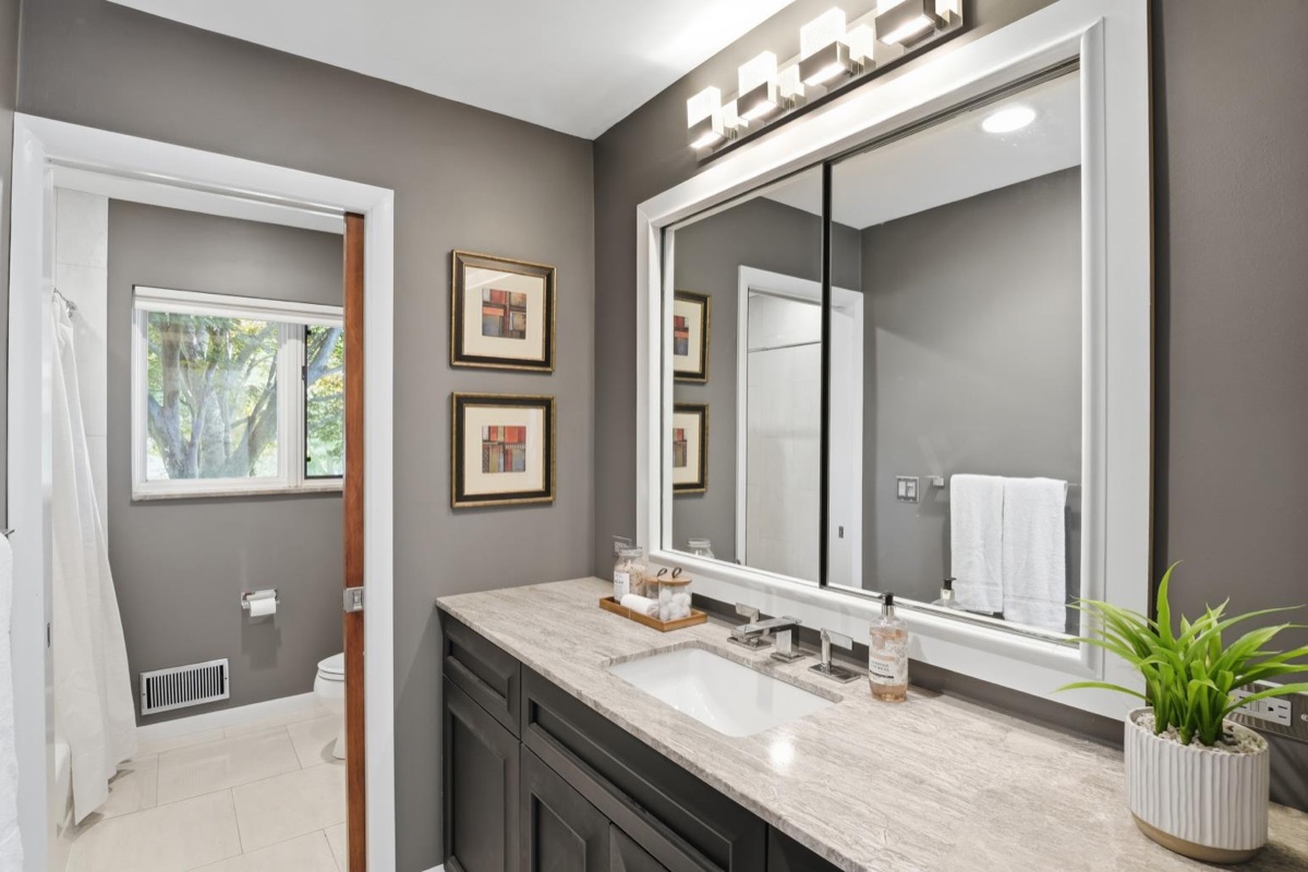 Listing photo 33 — Bloomfield Township, MI