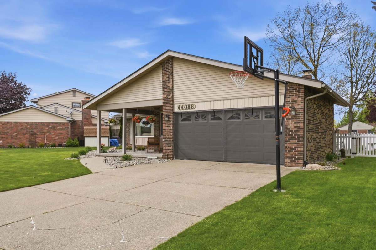 Listing photo 4 — Canton Township, MI