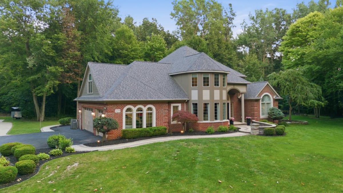 Listing photo 2 — Carleton, MI