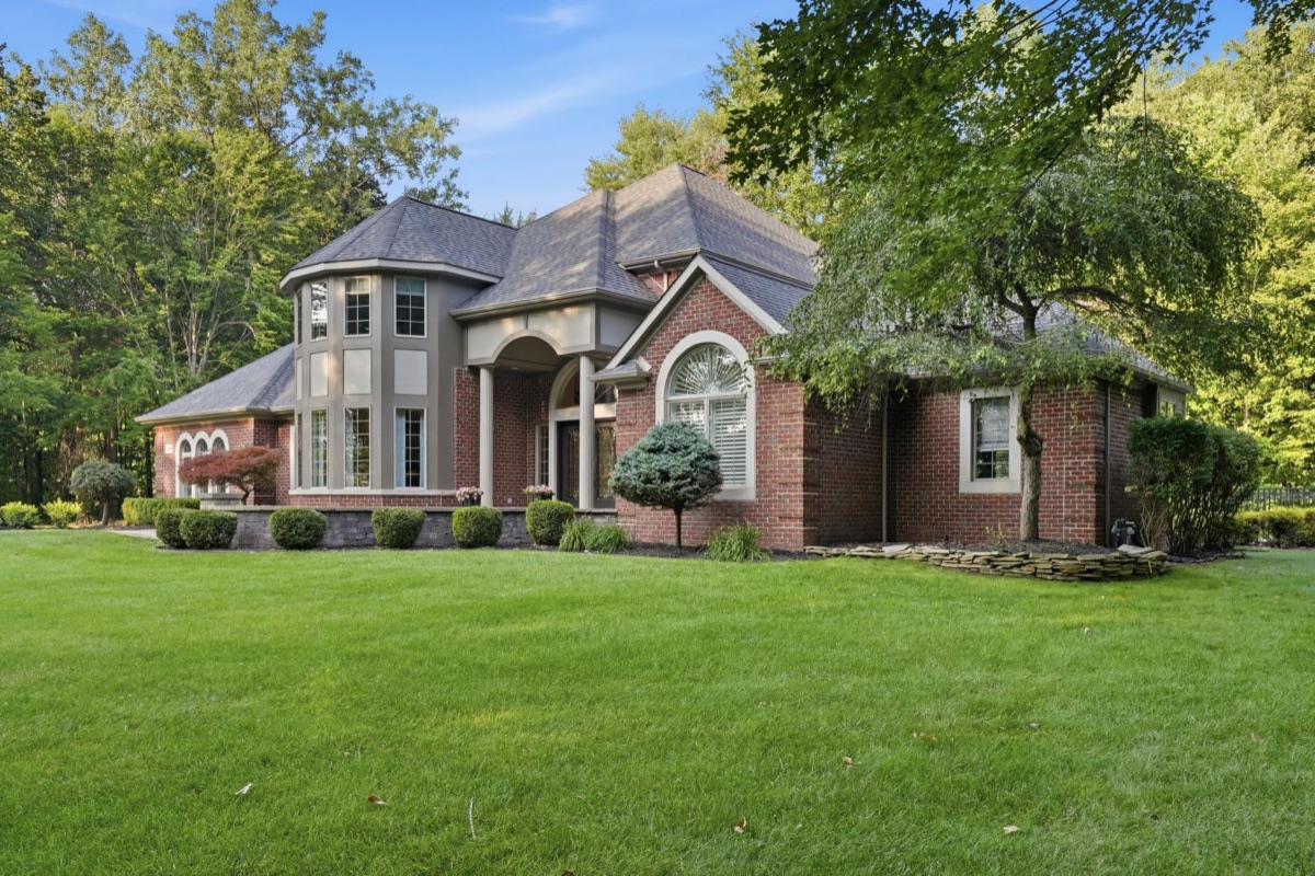 Listing photo 4 — Carleton, MI