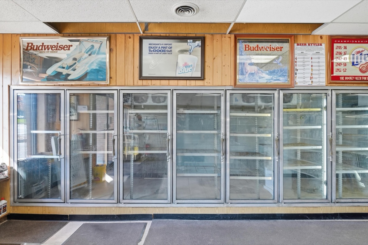 Listing photo 5 — Commerce Township, MI