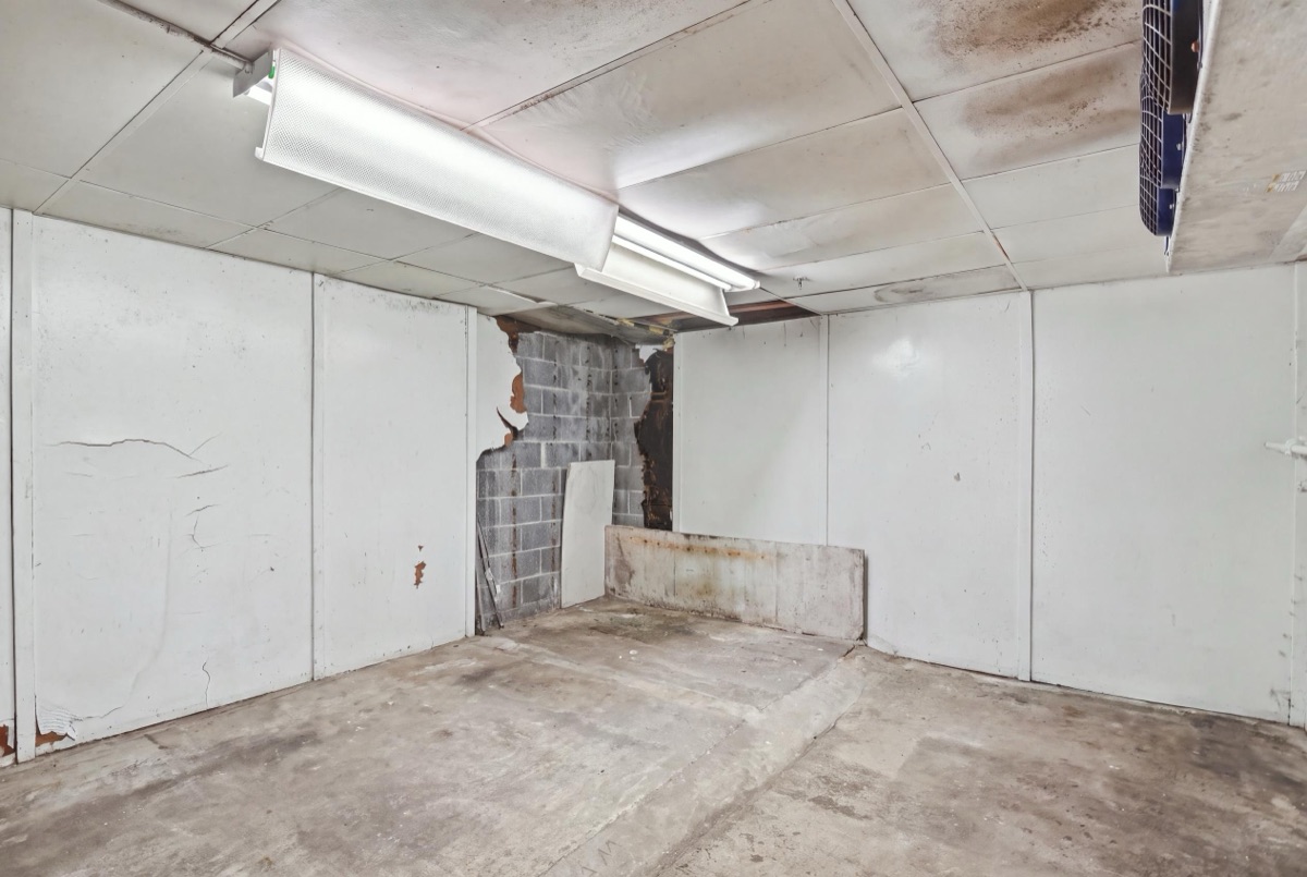 Listing photo 11 — Commerce Township, MI