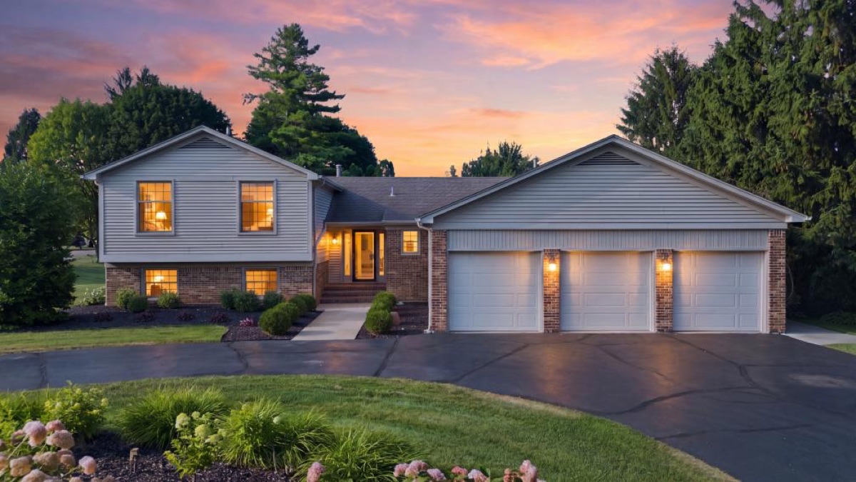 Listing photo 1 — Commerce Township, MI