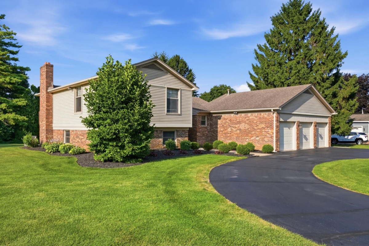 Listing photo 3 — Commerce Township, MI