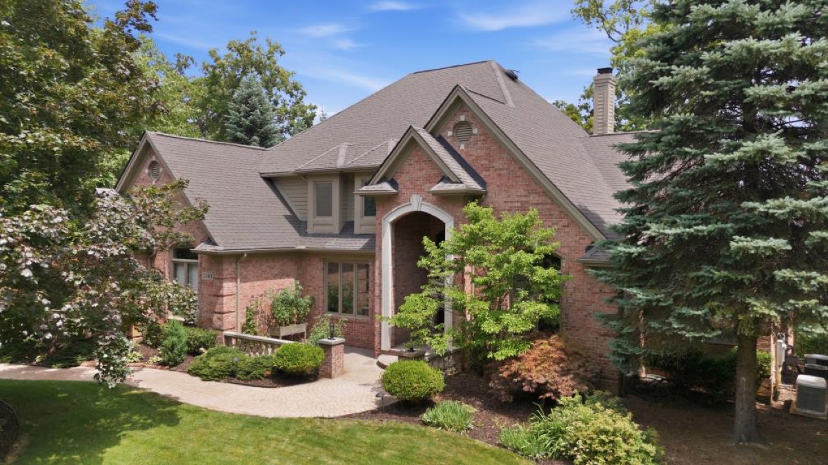 Listing photo 2 — Commerce Township, MI