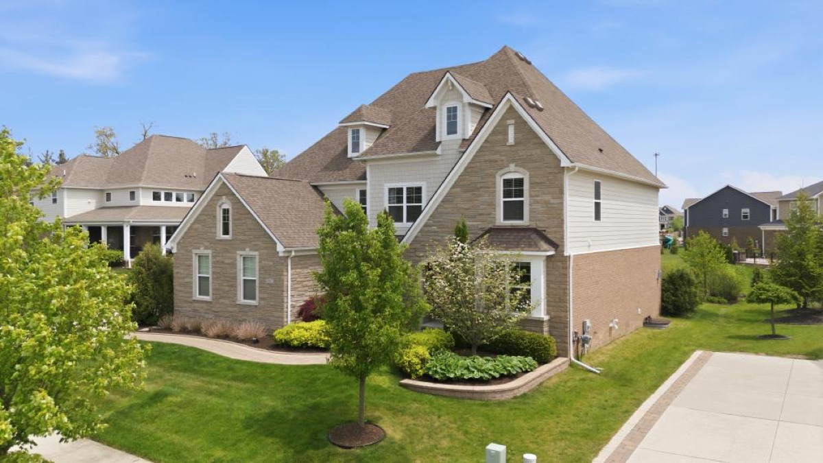 Listing photo 3 — Commerce Township, MI