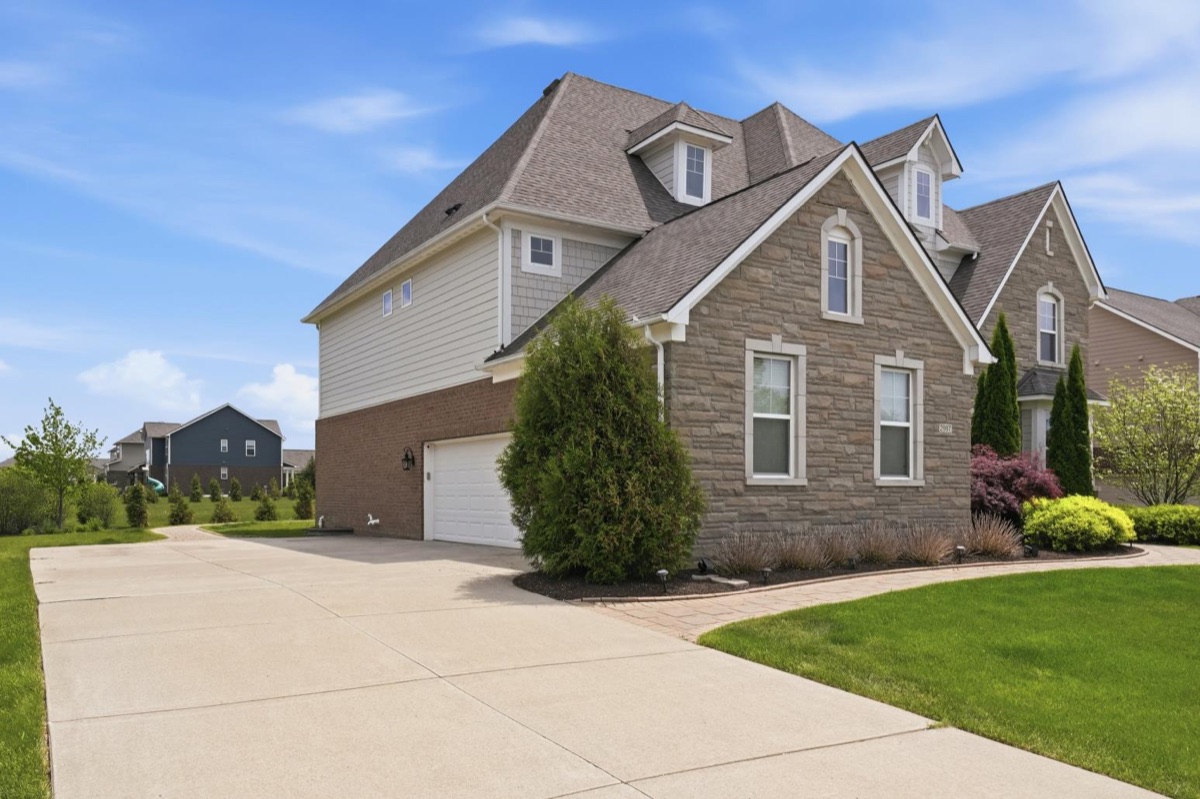 Listing photo 4 — Commerce Township, MI