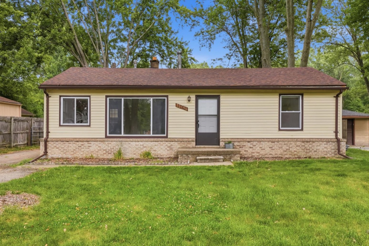 Listing photo 3 — Farmington Hills, MI