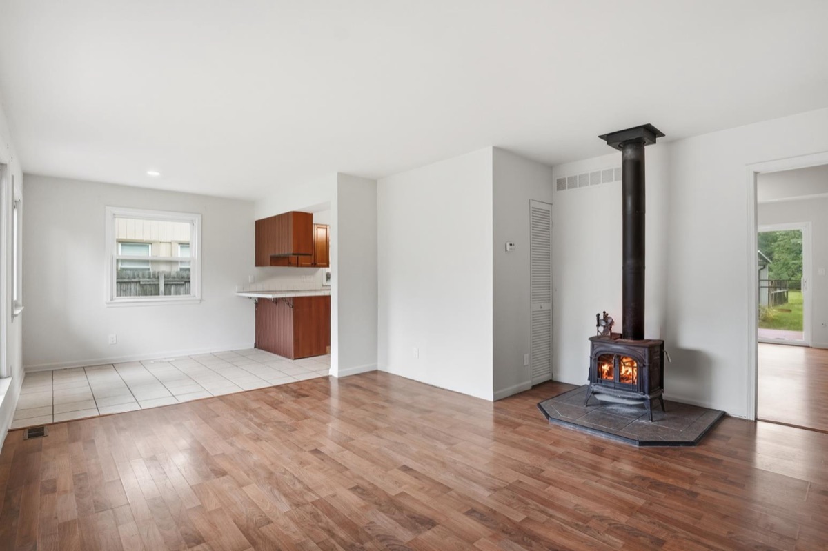 Listing photo 7 — Farmington Hills, MI