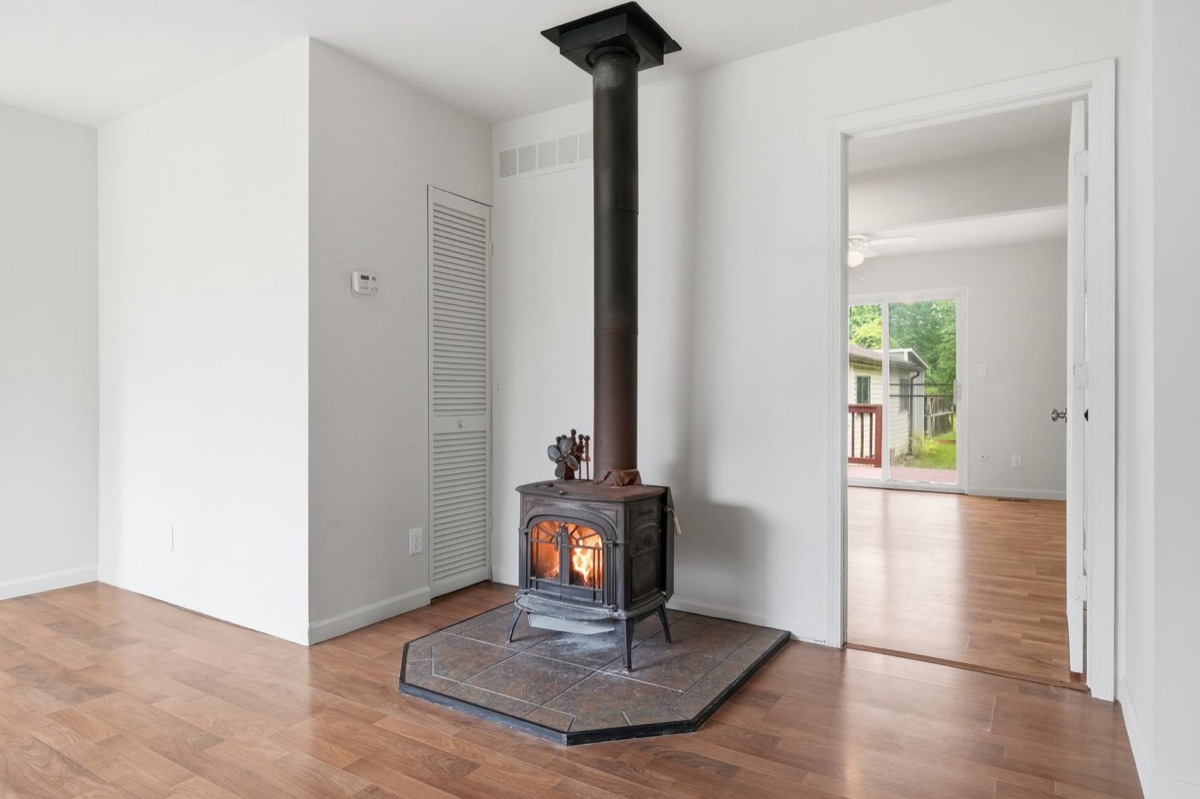 Listing photo 11 — Farmington Hills, MI