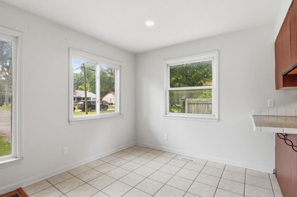 Listing photo 12 — Farmington Hills, MI