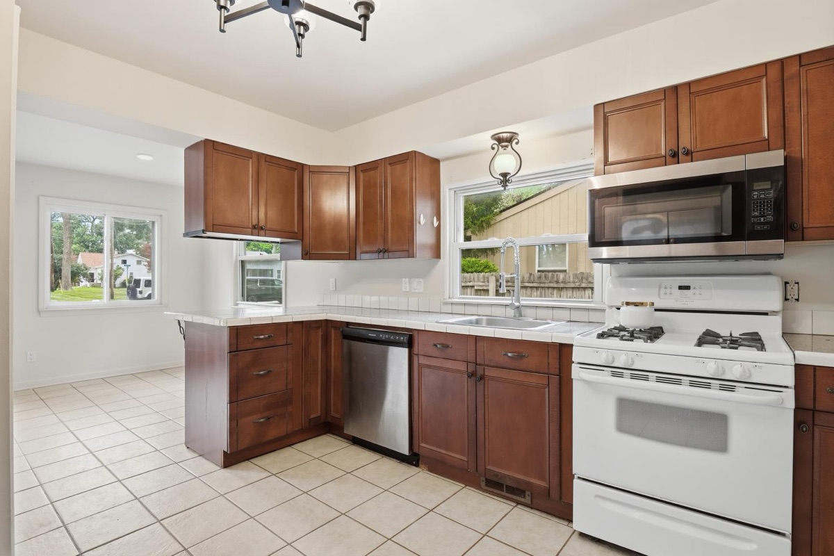Listing photo 16 — Farmington Hills, MI