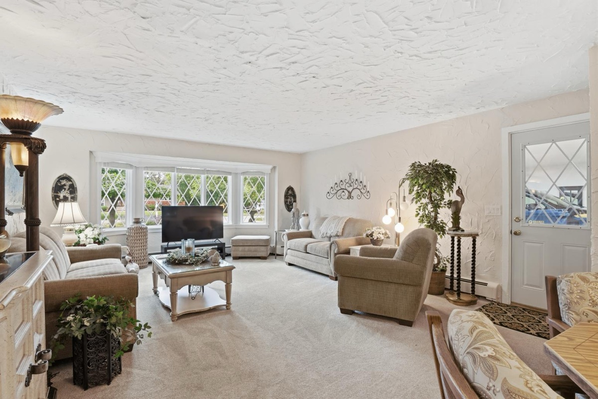 Listing photo 16 — Franklin, MI