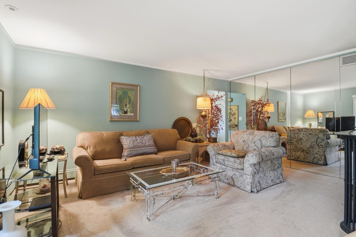 Listing photo 25 — Franklin, MI