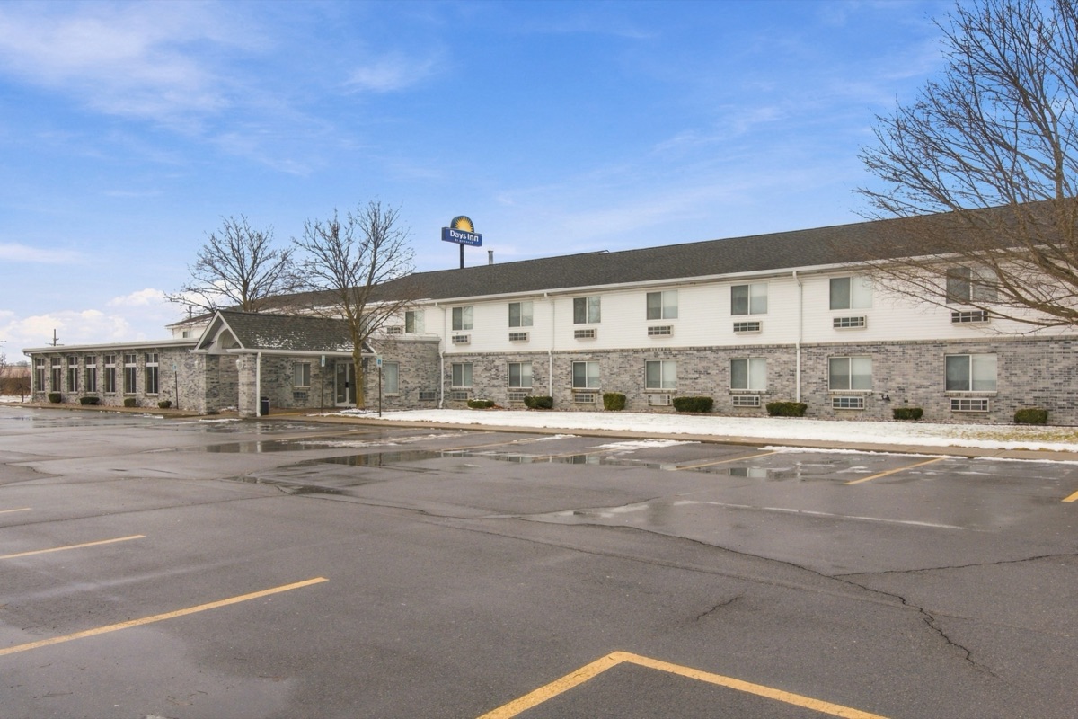 Listing photo 4 — Imlay City, MI