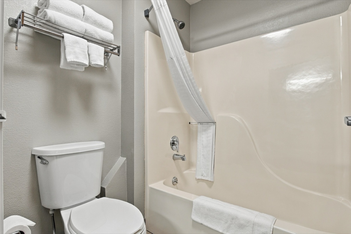 Listing photo 8 — Imlay City, MI