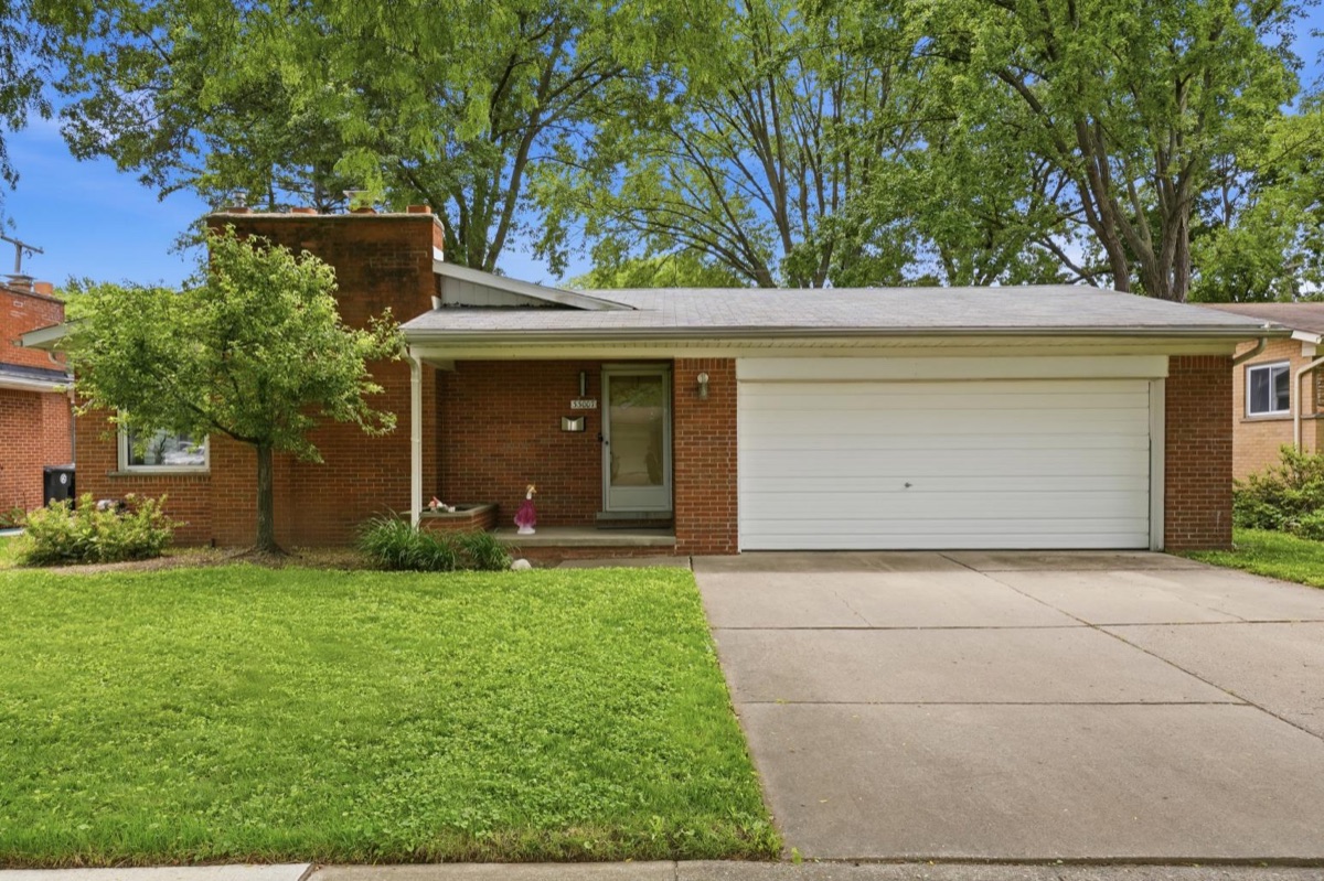 Listing photo 4 — Livonia, MI