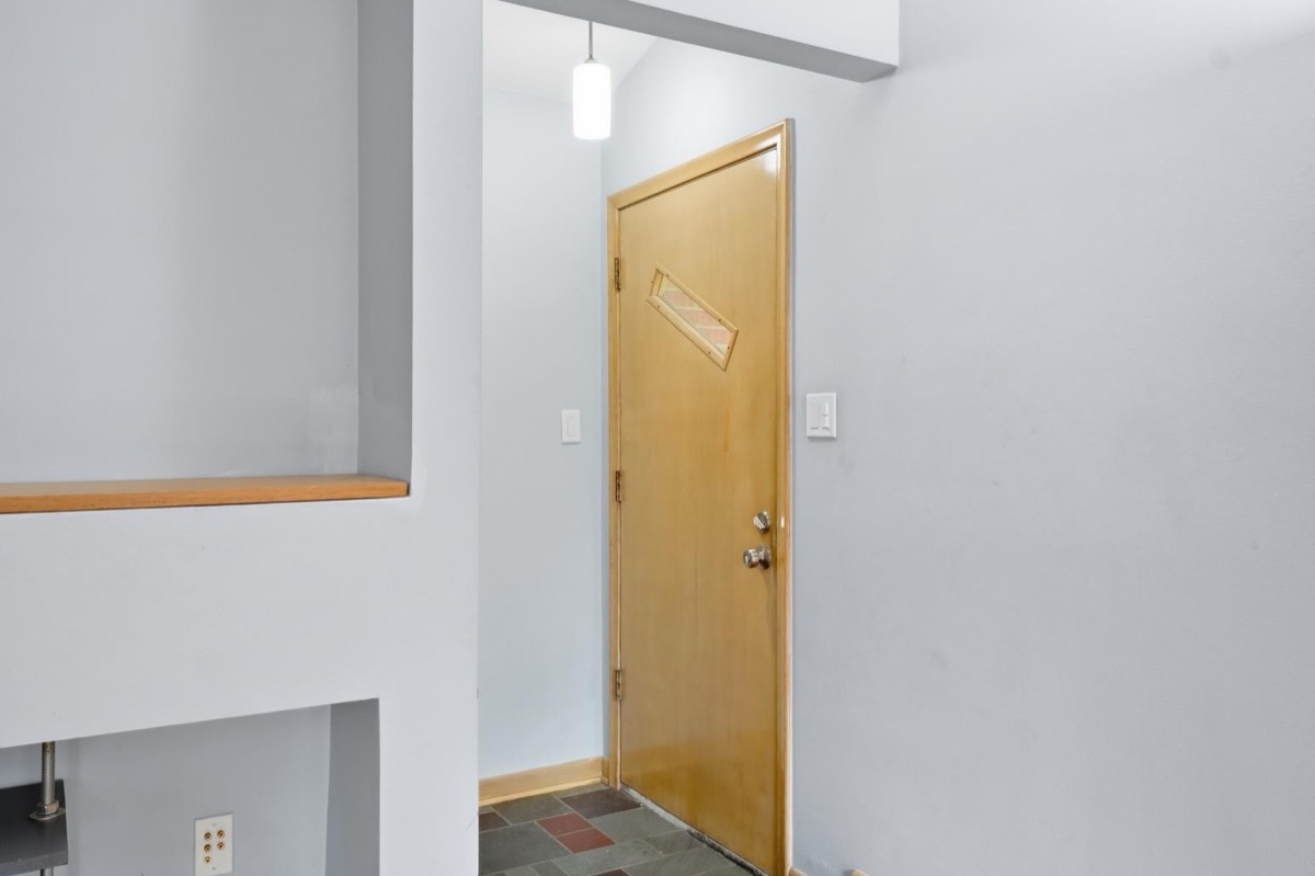Listing photo 7 — Livonia, MI