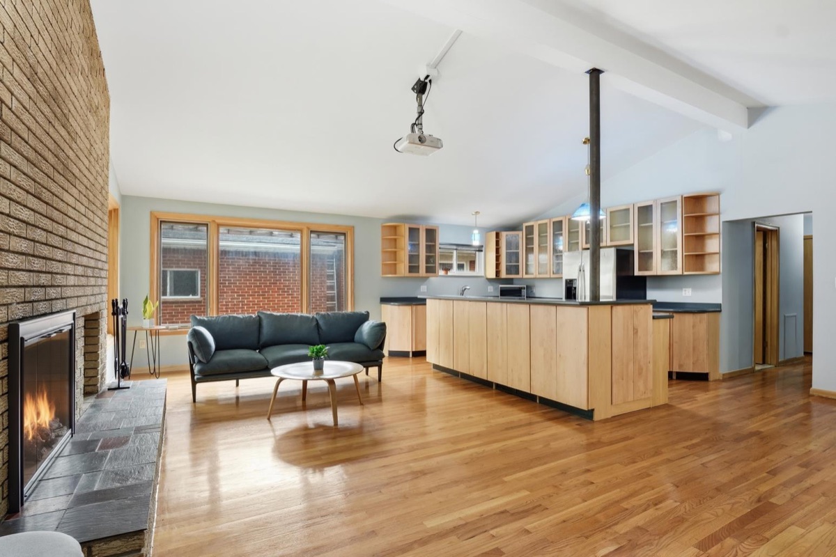 Listing photo 8 — Livonia, MI