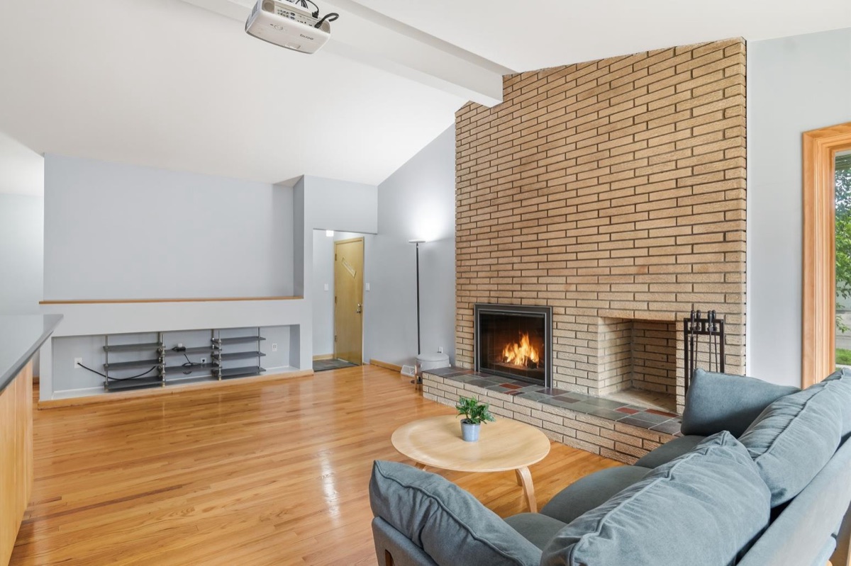 Listing photo 10 — Livonia, MI