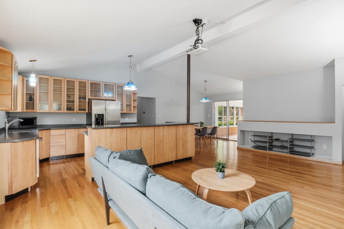 Listing photo 11 — Livonia, MI