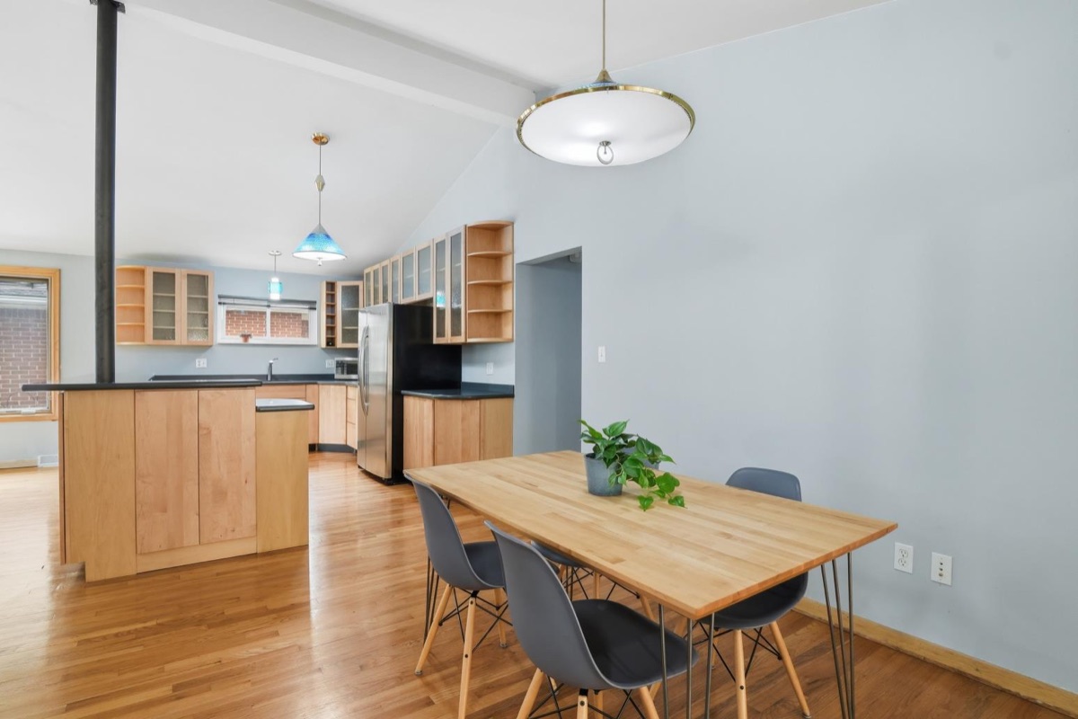 Listing photo 15 — Livonia, MI