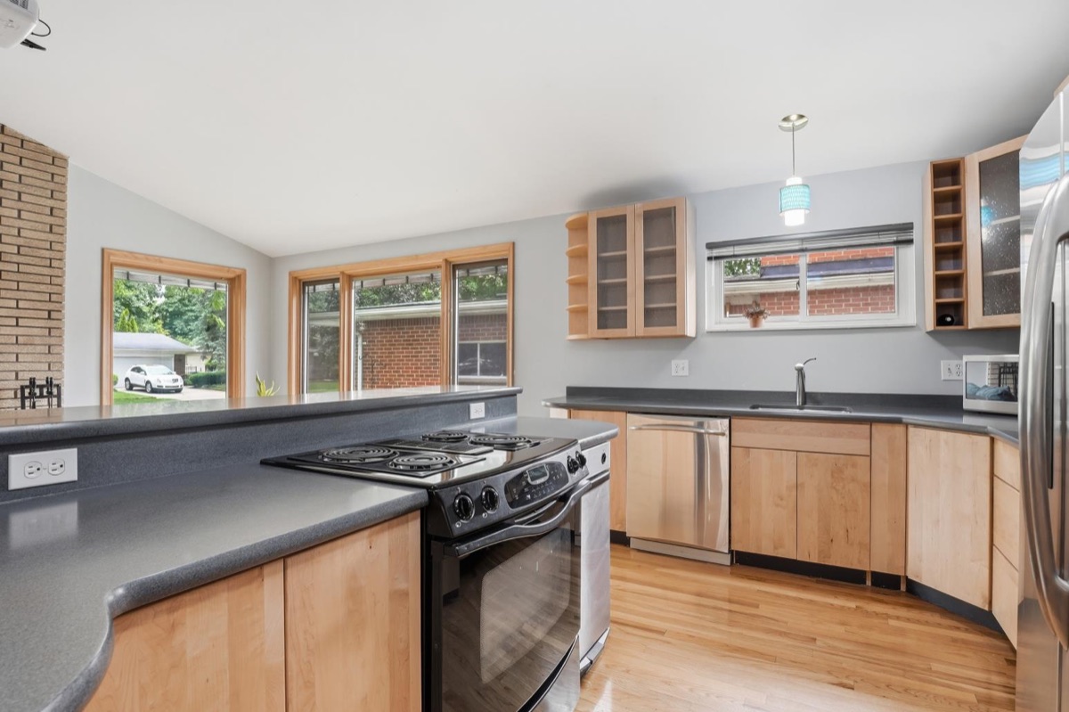 Listing photo 20 — Livonia, MI