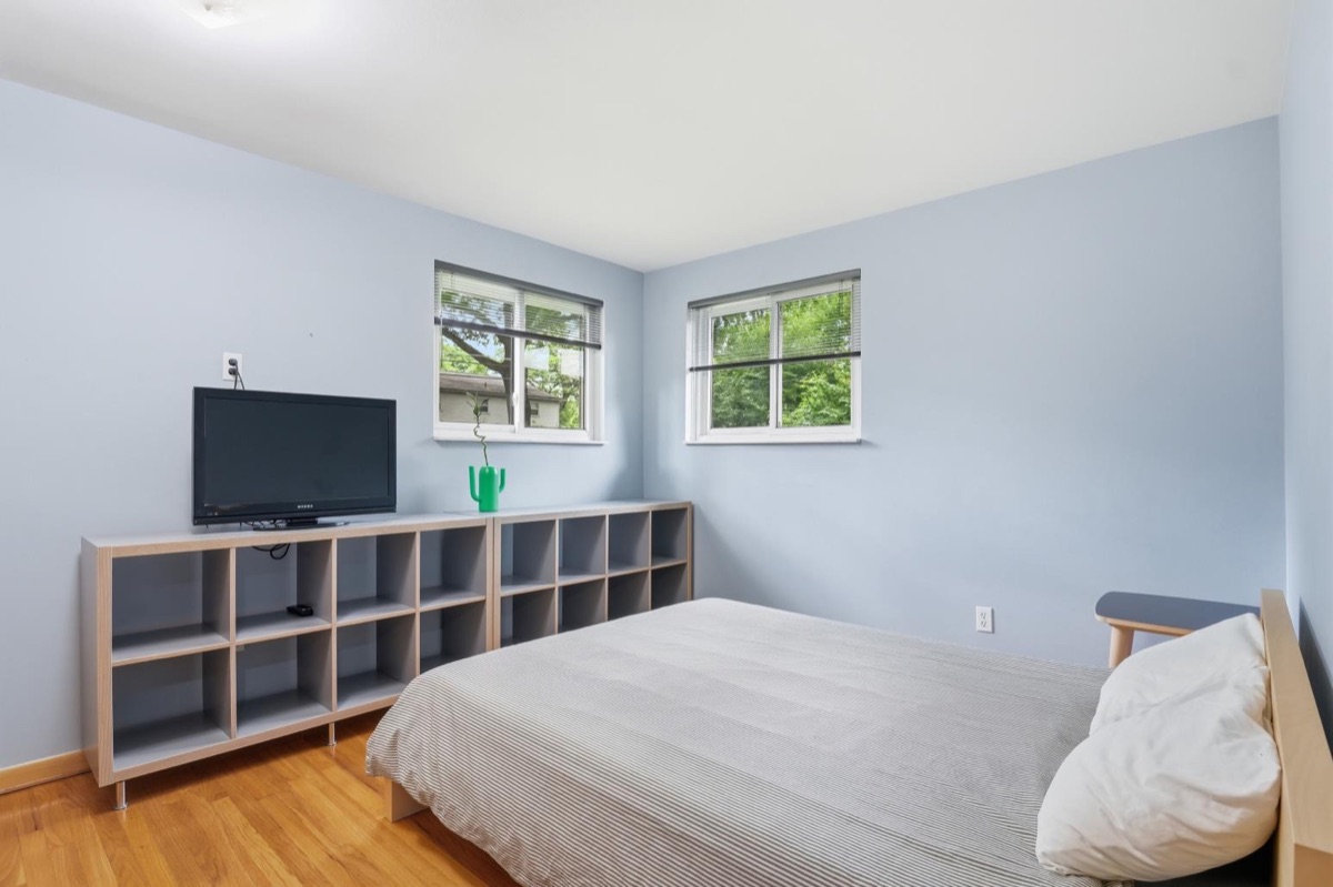 Listing photo 32 — Livonia, MI