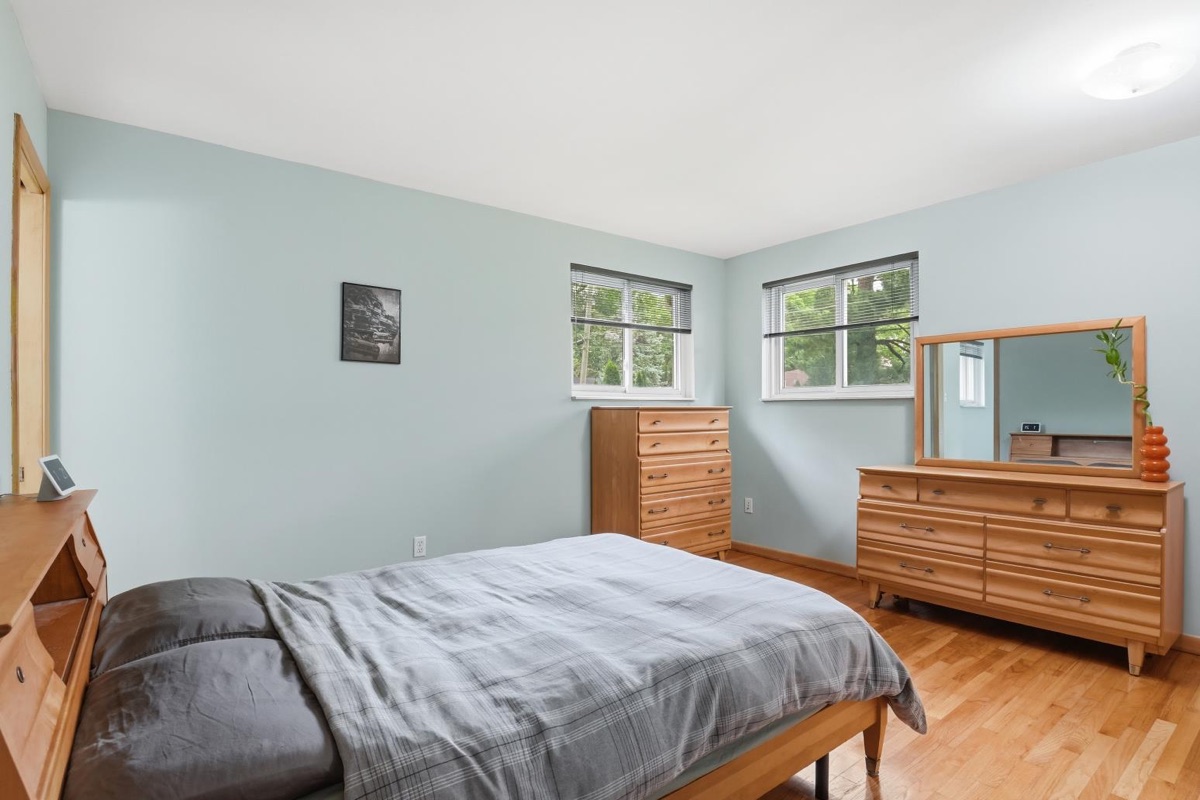 Listing photo 34 — Livonia, MI