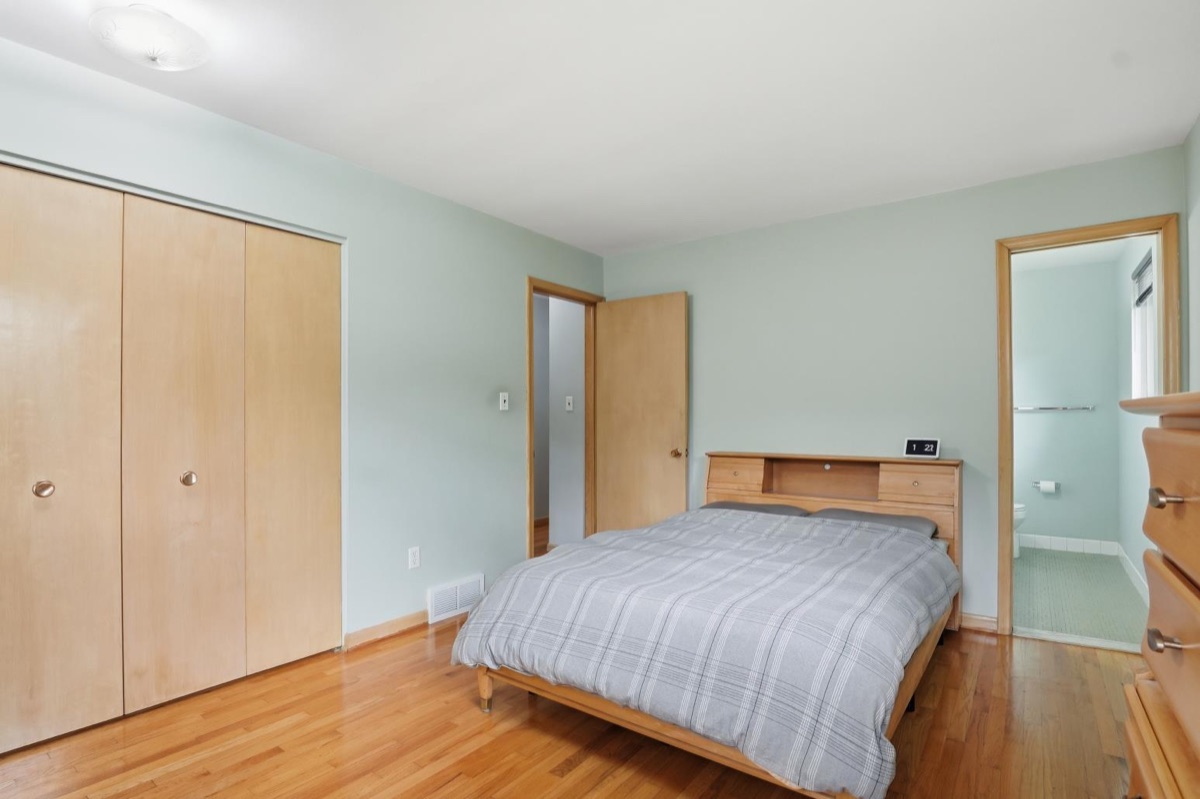 Listing photo 36 — Livonia, MI