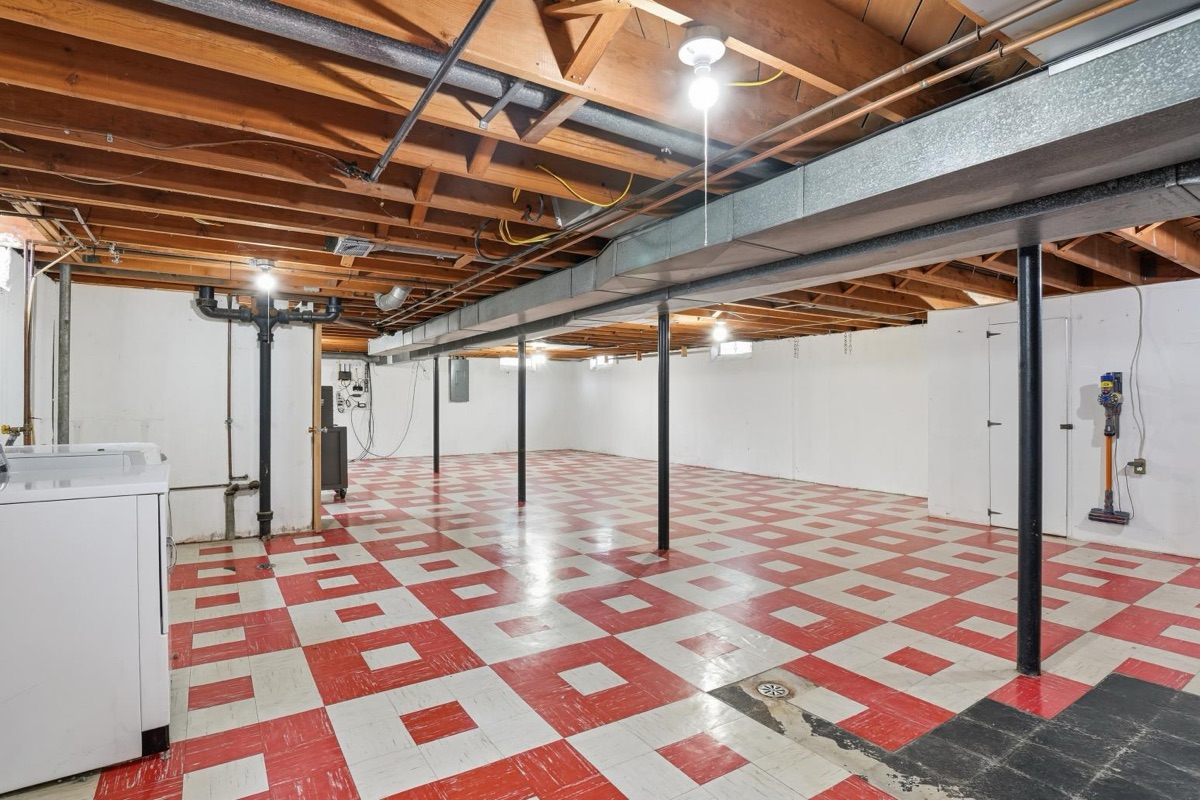 Listing photo 39 — Livonia, MI
